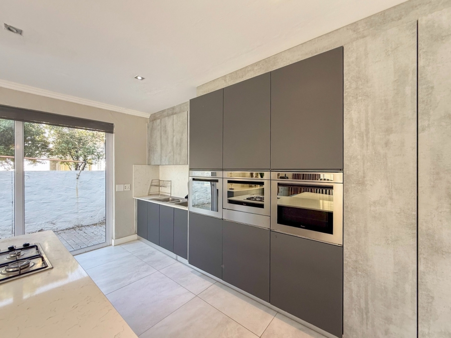 5 Bedroom Property for Sale in The Islands Estates North West